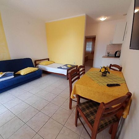 Apartments With A Parking Space Gradac, Makarska - 11332 Gradac (Split-Dalmatia) Quarto foto