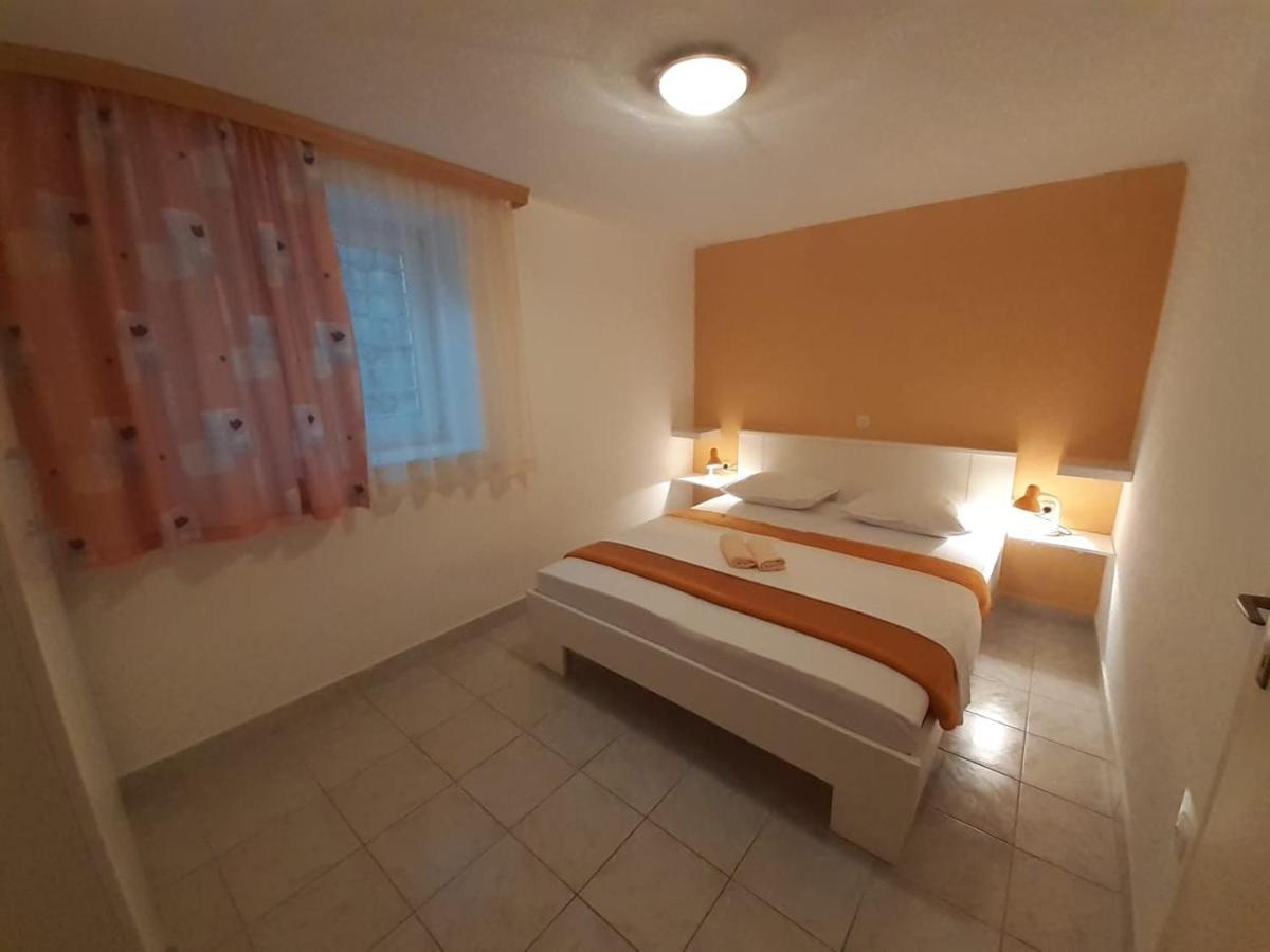 Apartments With A Parking Space Gradac, Makarska - 11332 Gradac (Split-Dalmatia) Exterior foto